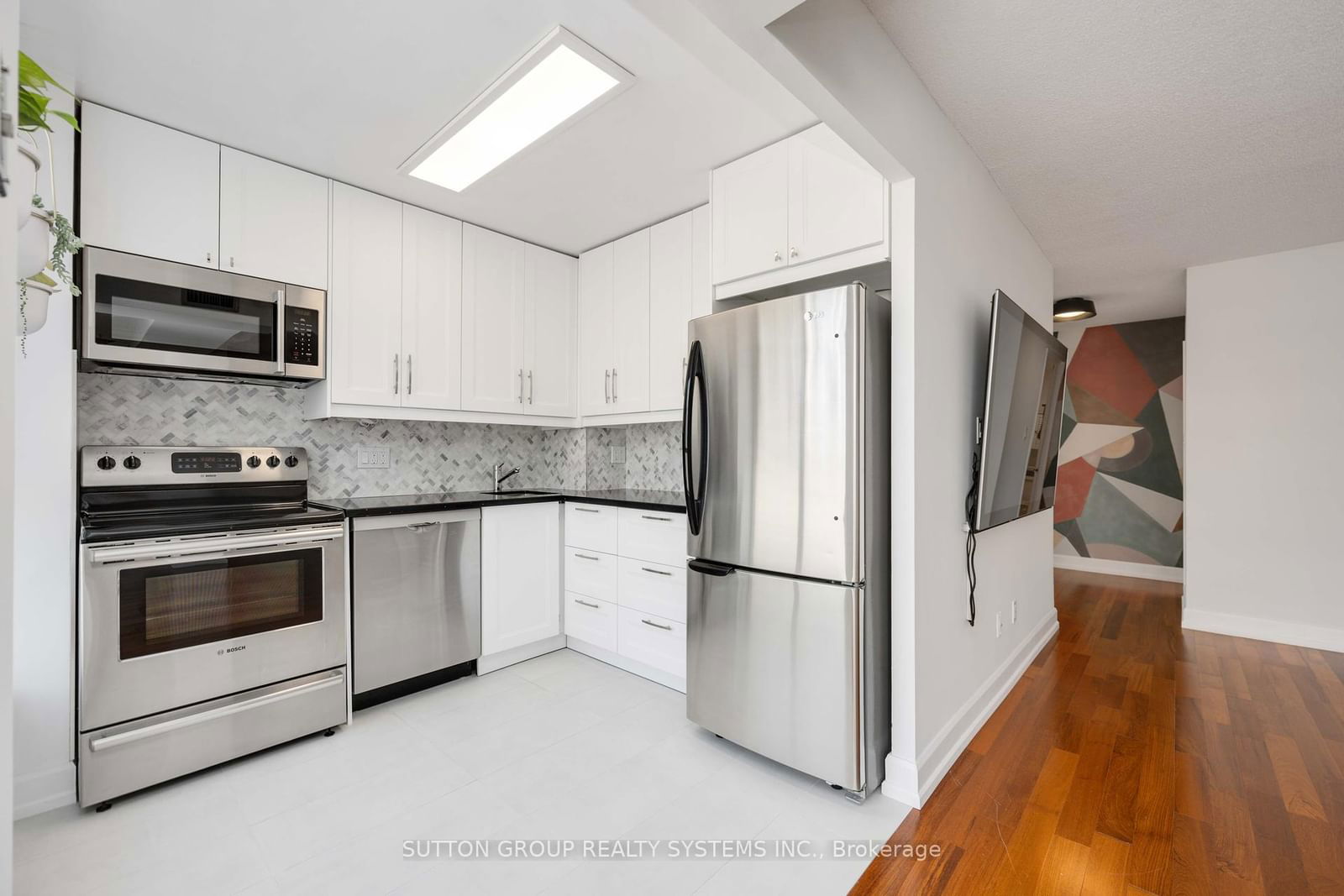 24 Southport St, unit 244 for rent - image #2