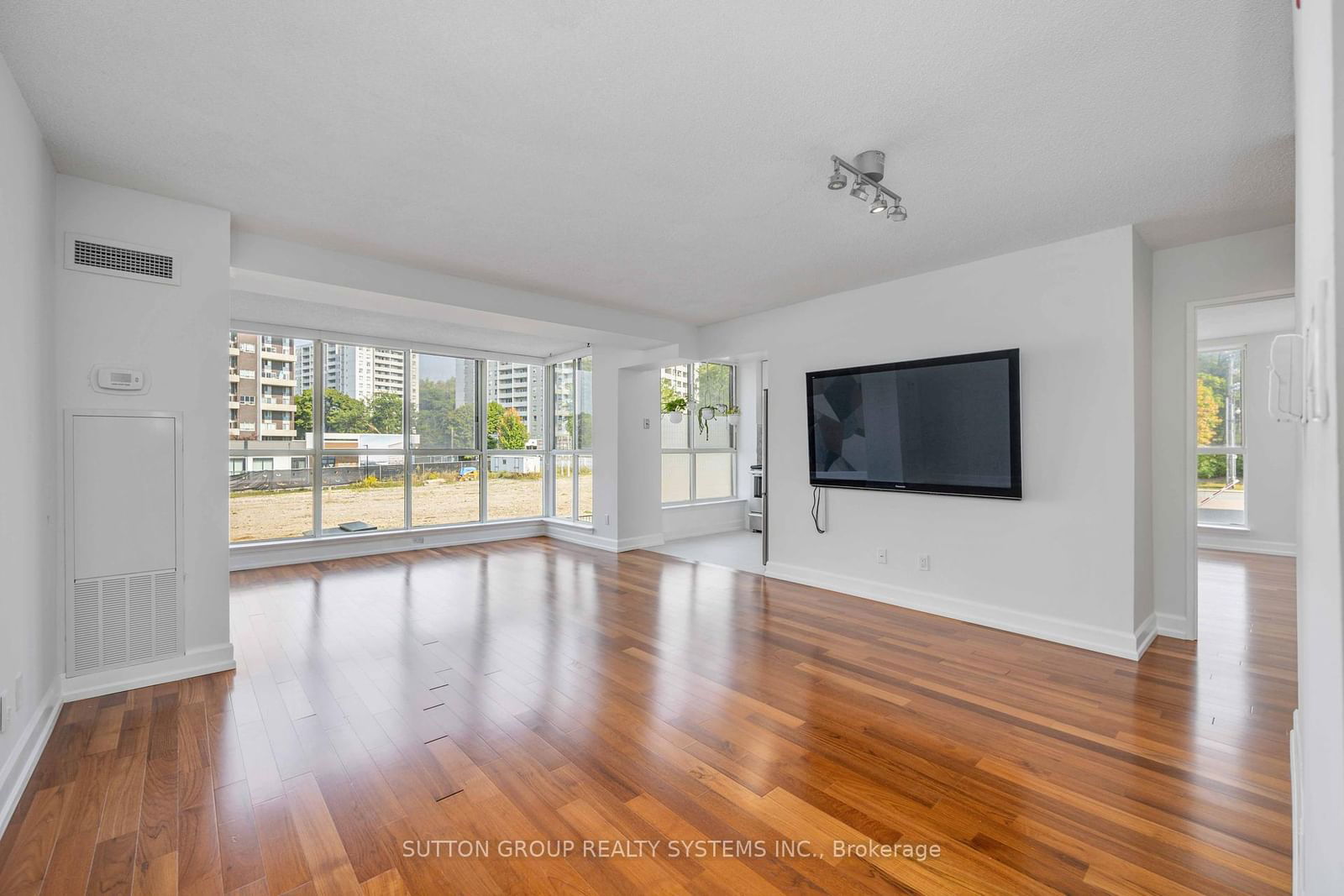 24 Southport St, unit 244 for rent - image #5