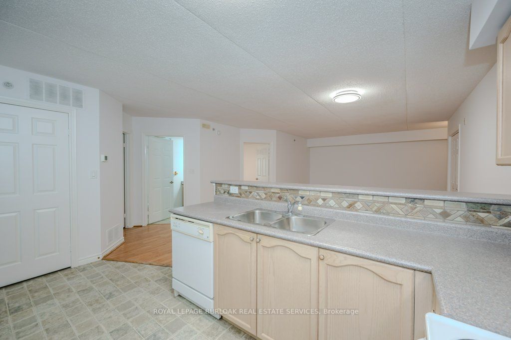 1450 Bishops Gate, unit 101 for sale - image #13