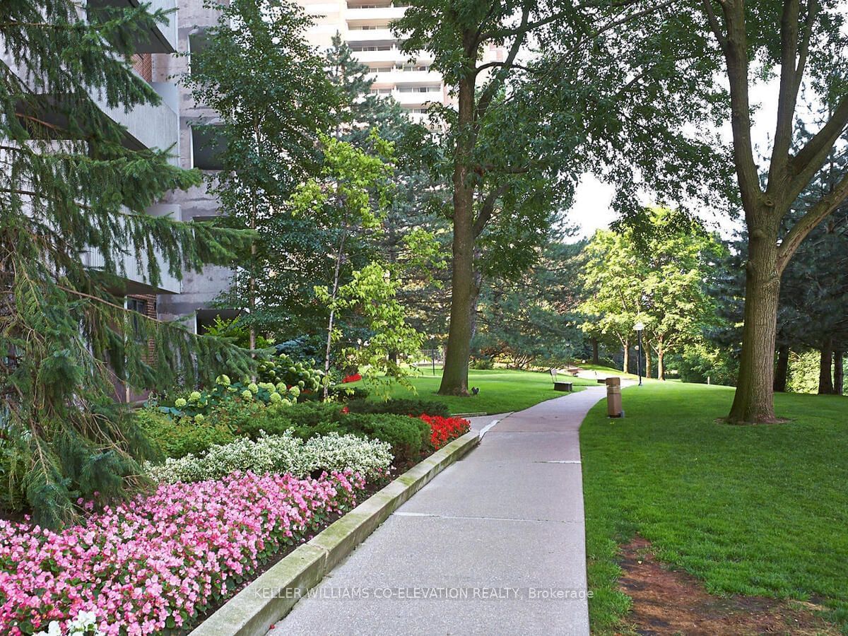 Lambton Square IV Condos, York Crosstown, Toronto