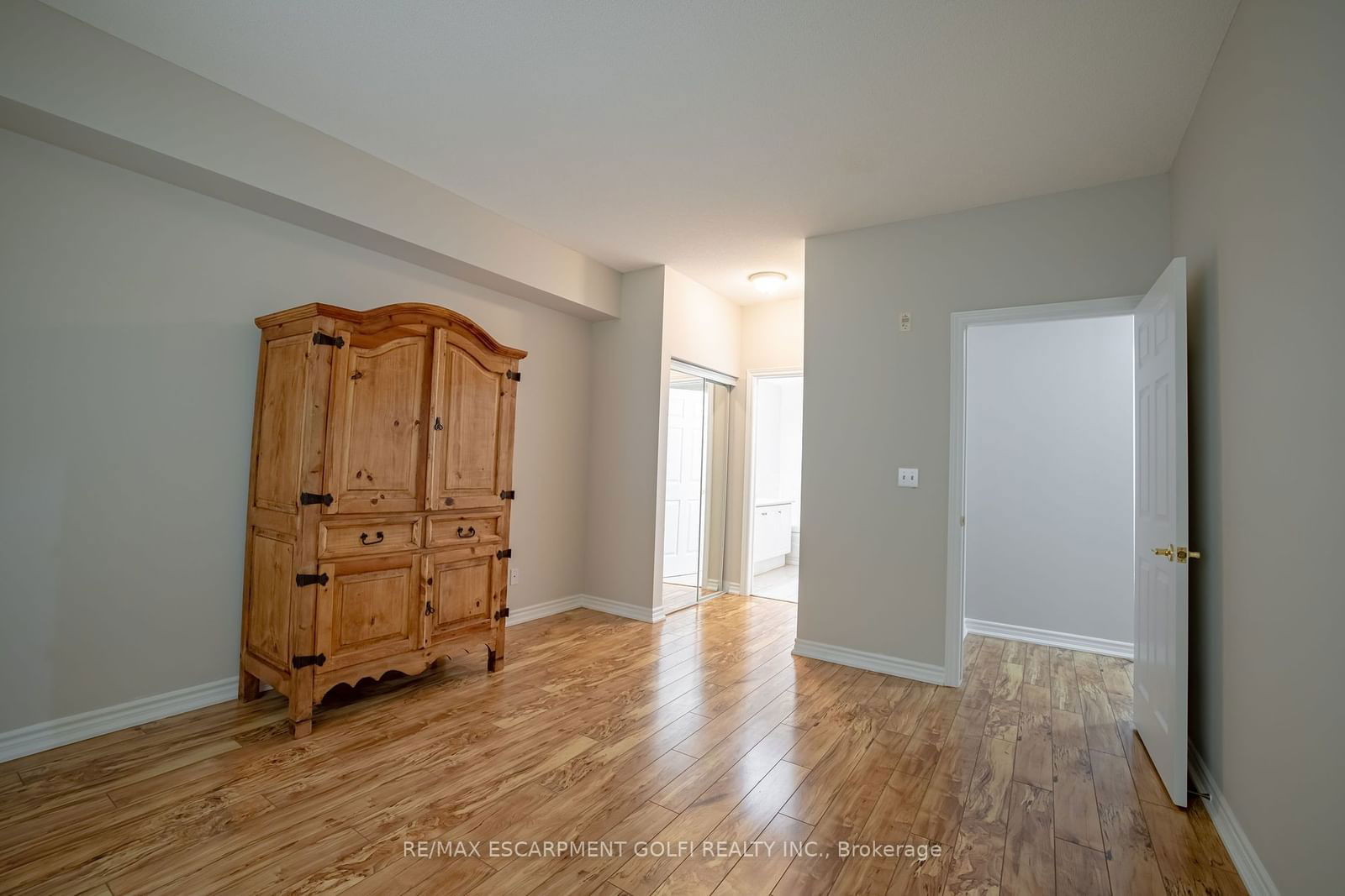 5188 Lakeshore Rd, unit 102 for sale - image #7