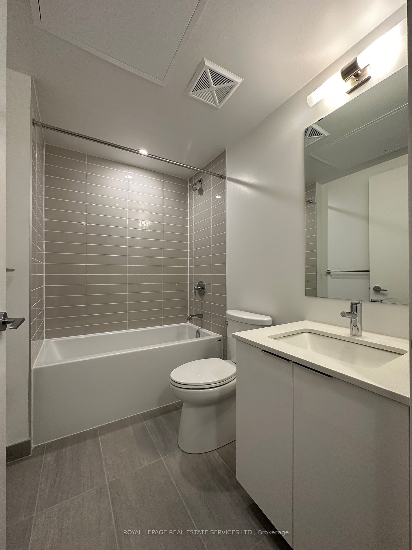 357 King St W, unit 3104 for rent - image #9