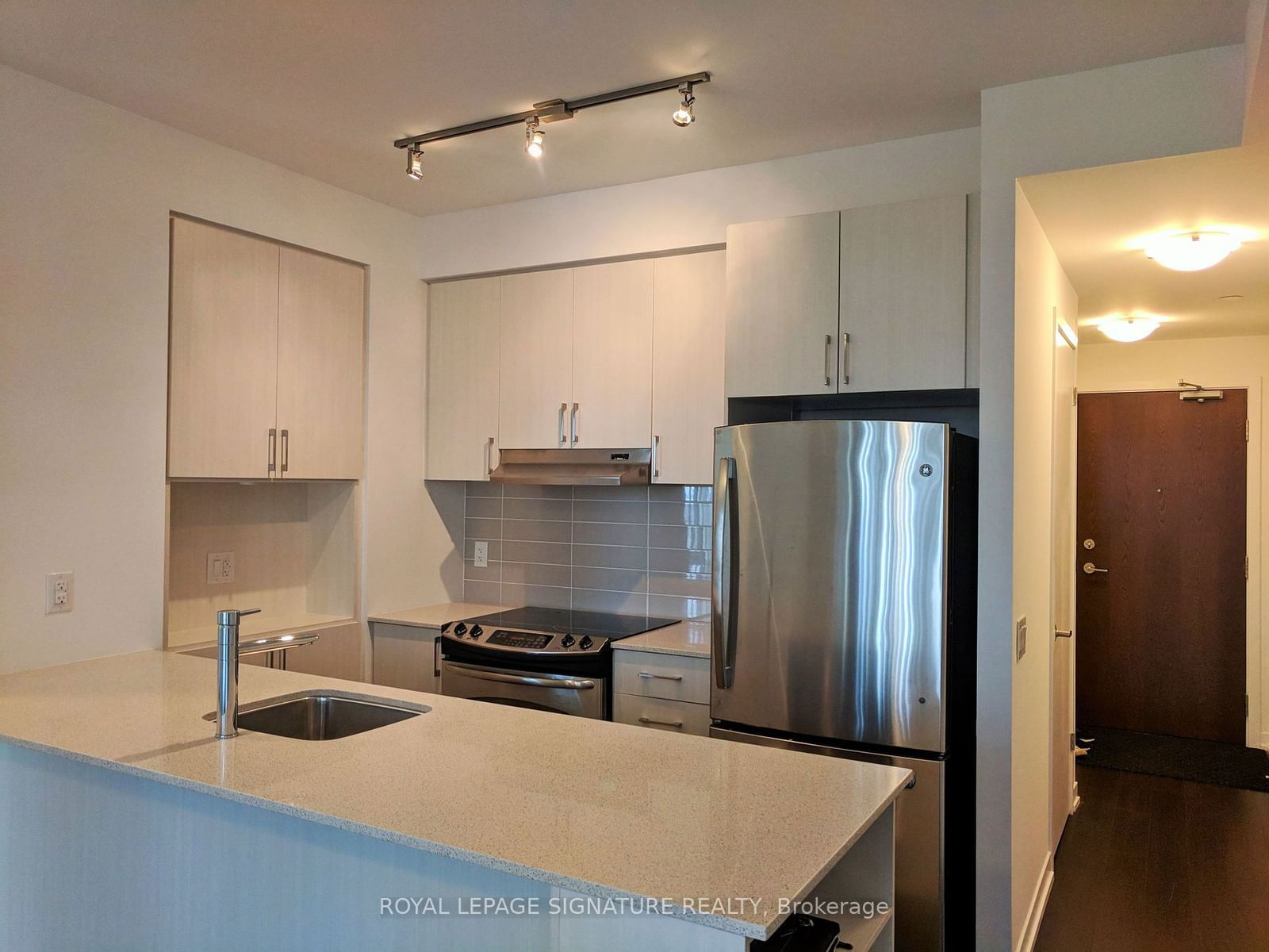 2560 Eglinton Ave W, unit 1412 for rent - image #3