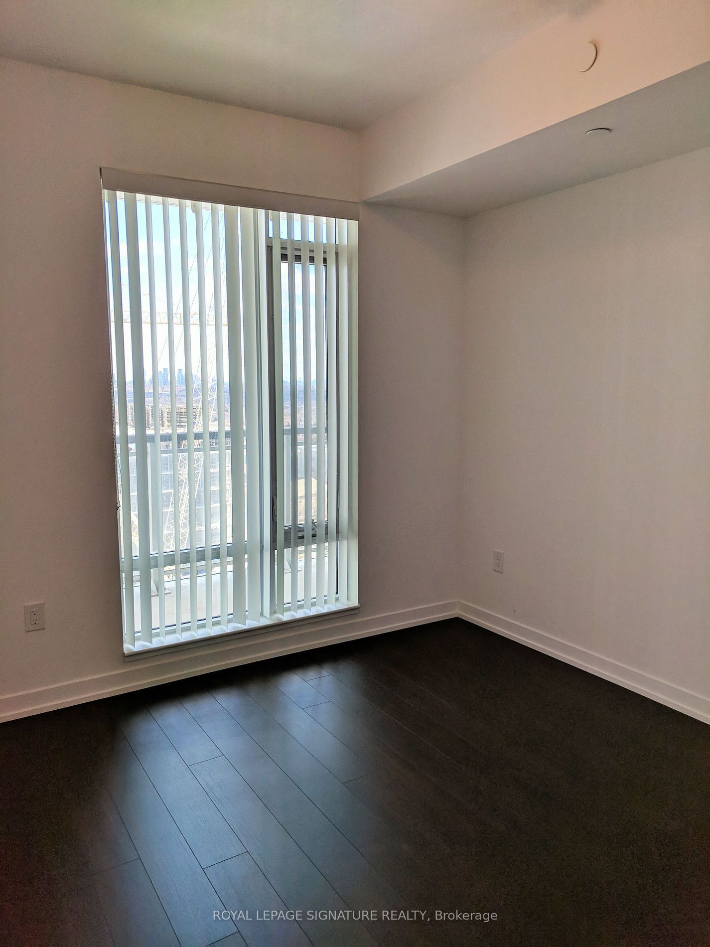 2560 Eglinton Ave W, unit 1412 for rent - image #5