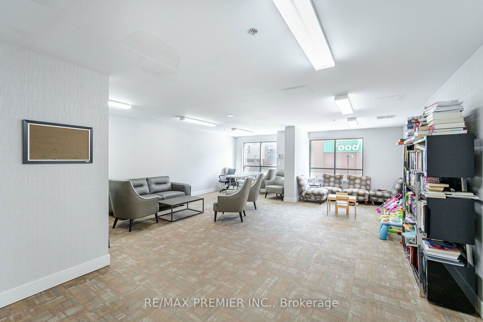 1420 Dupont Rd, unit 716 for sale - image #30