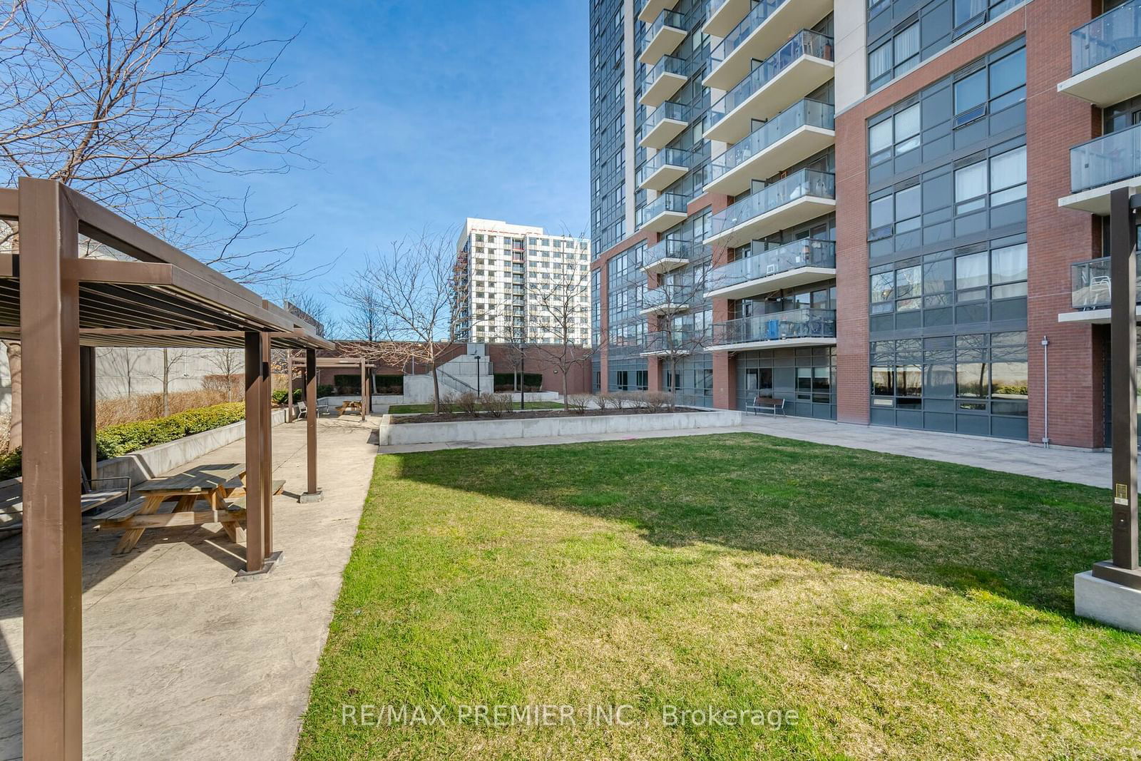 1420 Dupont Rd, unit 716 for sale