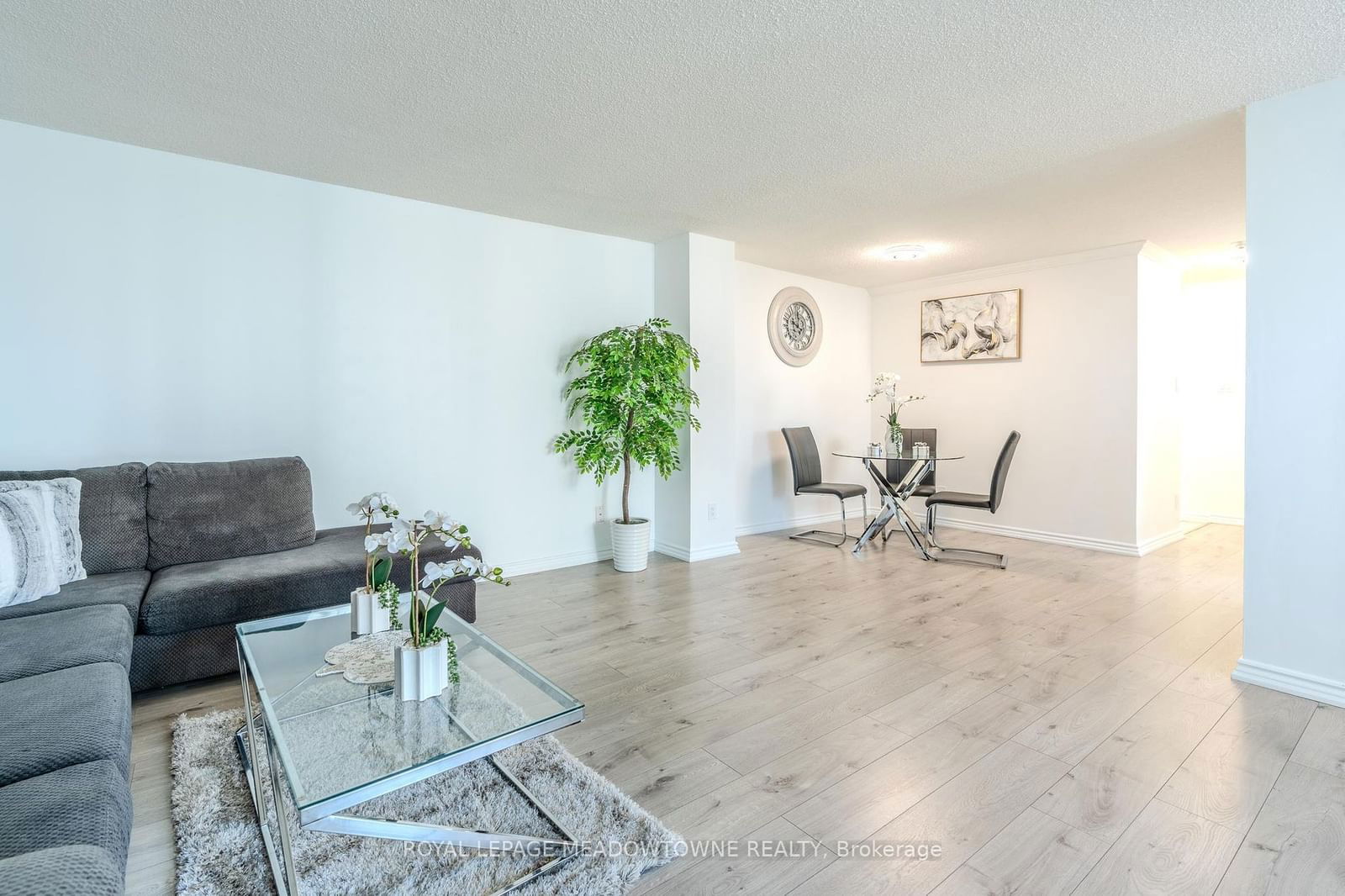 3695 Kaneff Cres, unit 1406 for sale - image #18