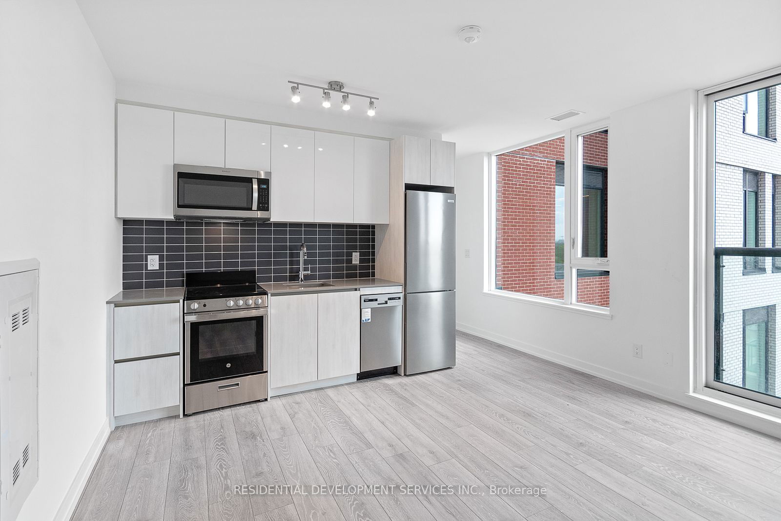 3100 Keele St, unit 823 for sale - image #3