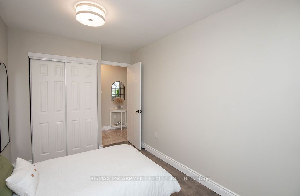 1270 Maple Crossing Blvd, unit 101 for sale - image #20