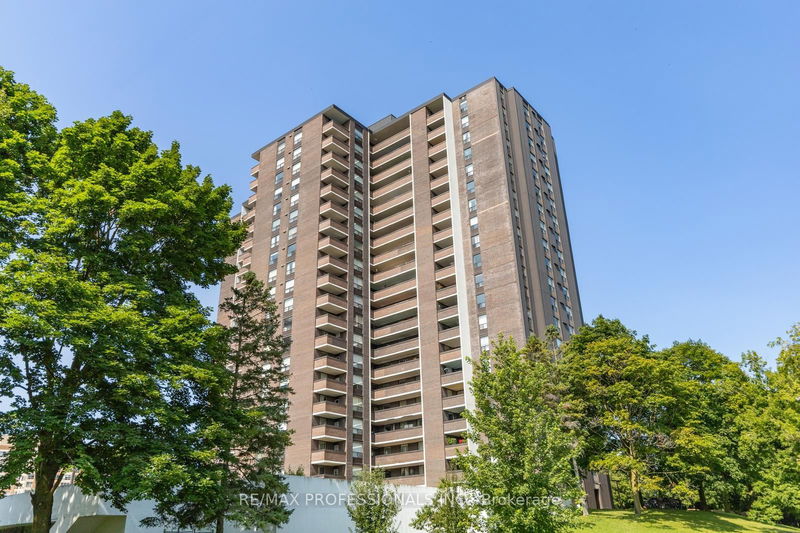 1535 Lakeshore Rd E, unit 808 for sale - image #1