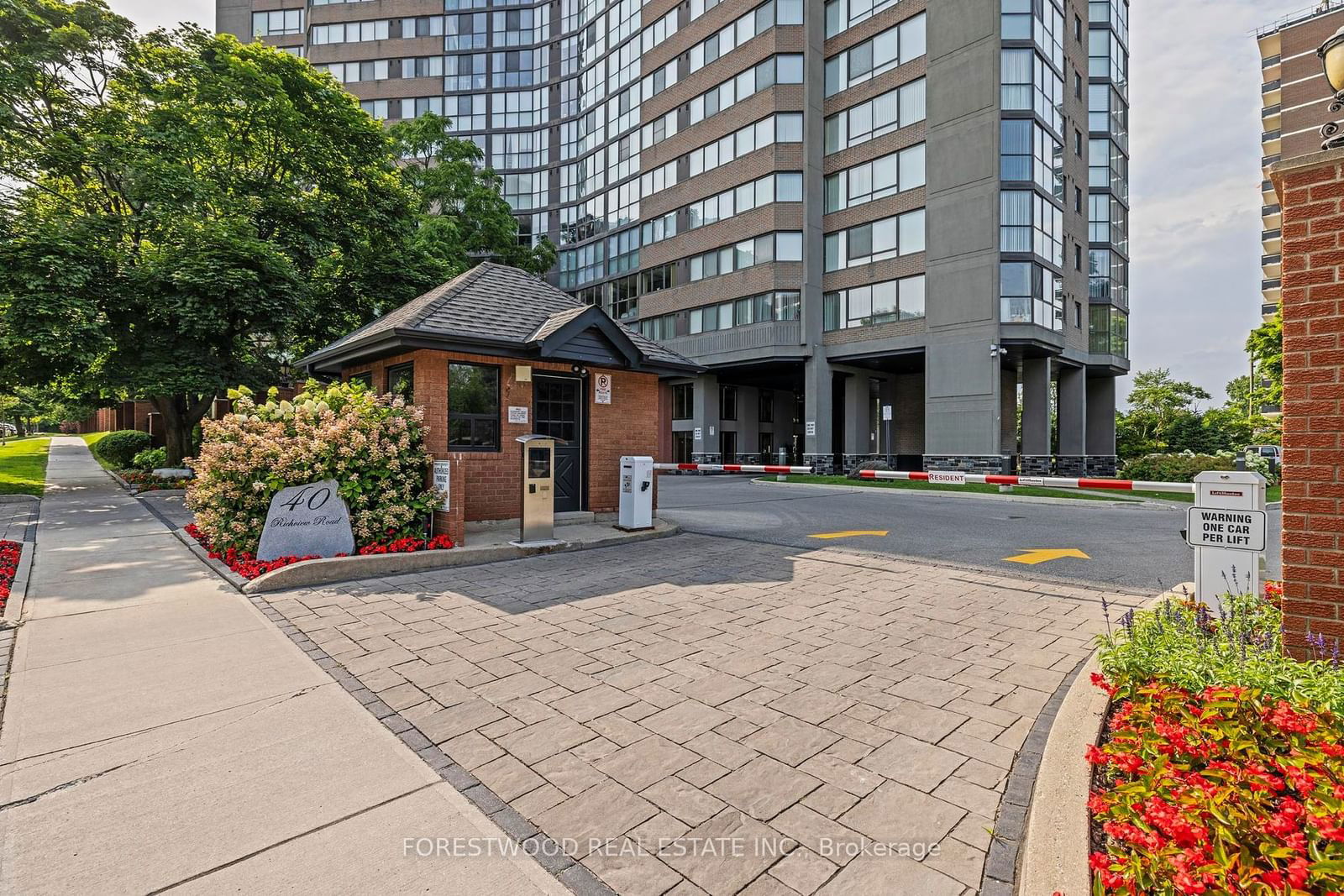 40 Richview Rd, unit 1505 for sale