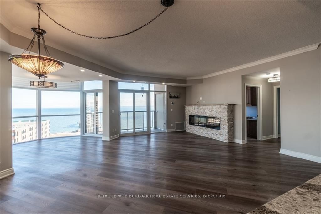 1477 Lakeshore Rd, unit 903 for sale - image #3