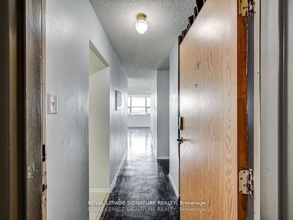 4 Lisa St, unit 1411 for sale - image #6