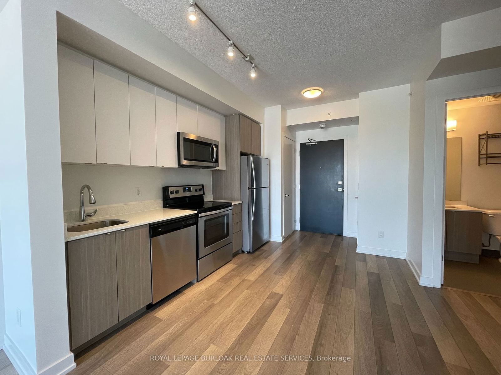 5240 Dundas St, unit B407 for rent