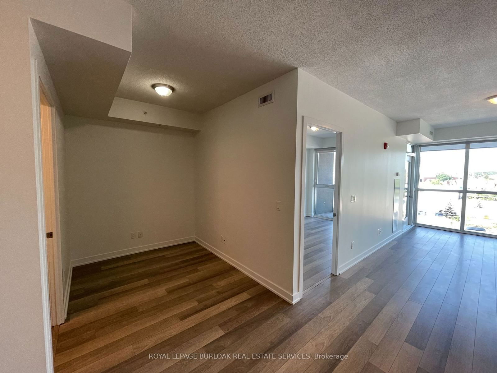 5240 Dundas St, unit B407 for rent - image #7