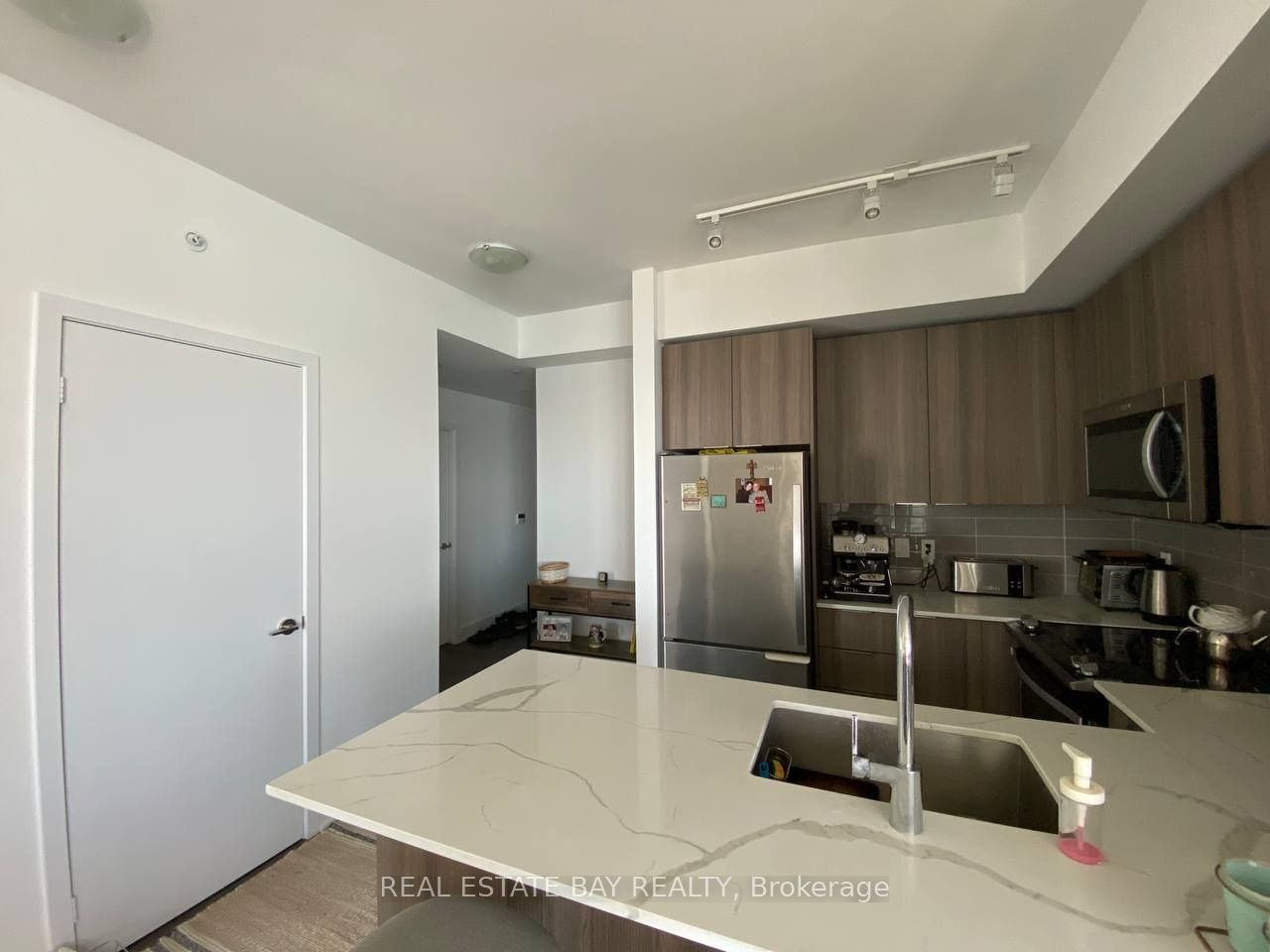 30 Shore Breeze Dr, unit 2816 for rent