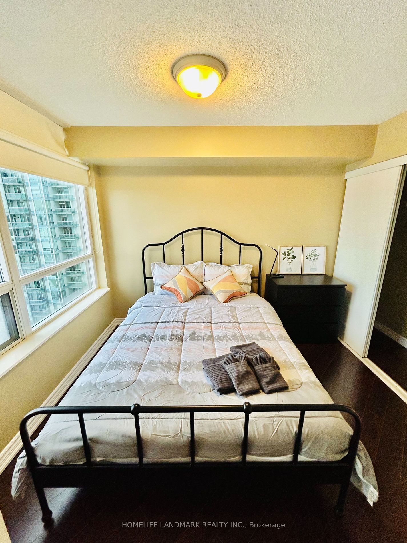 3888 Duke Of York Blvd, unit 2220 for rent - image #5