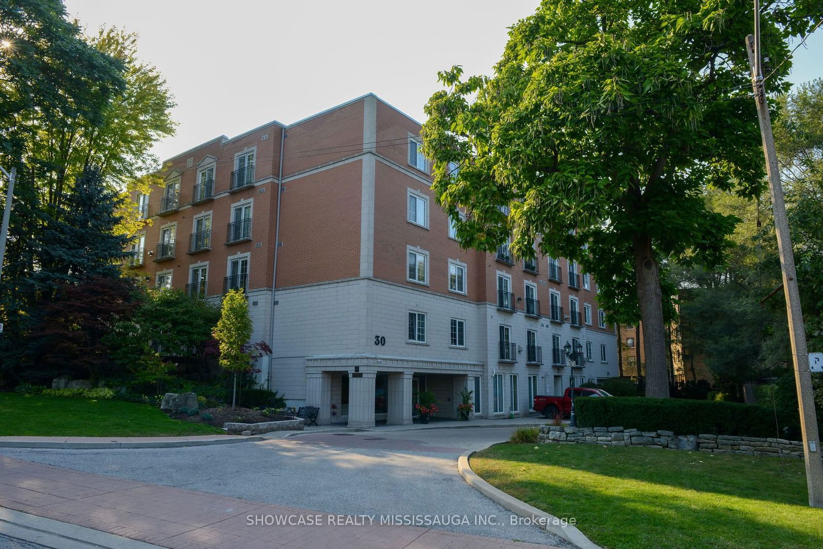 30 Anglesey Blvd, unit 404 for sale - image #24