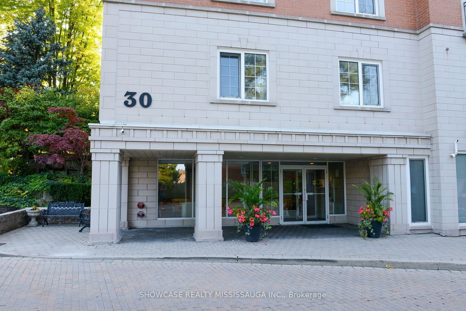 30 Anglesey Blvd, unit 404 for sale - image #26