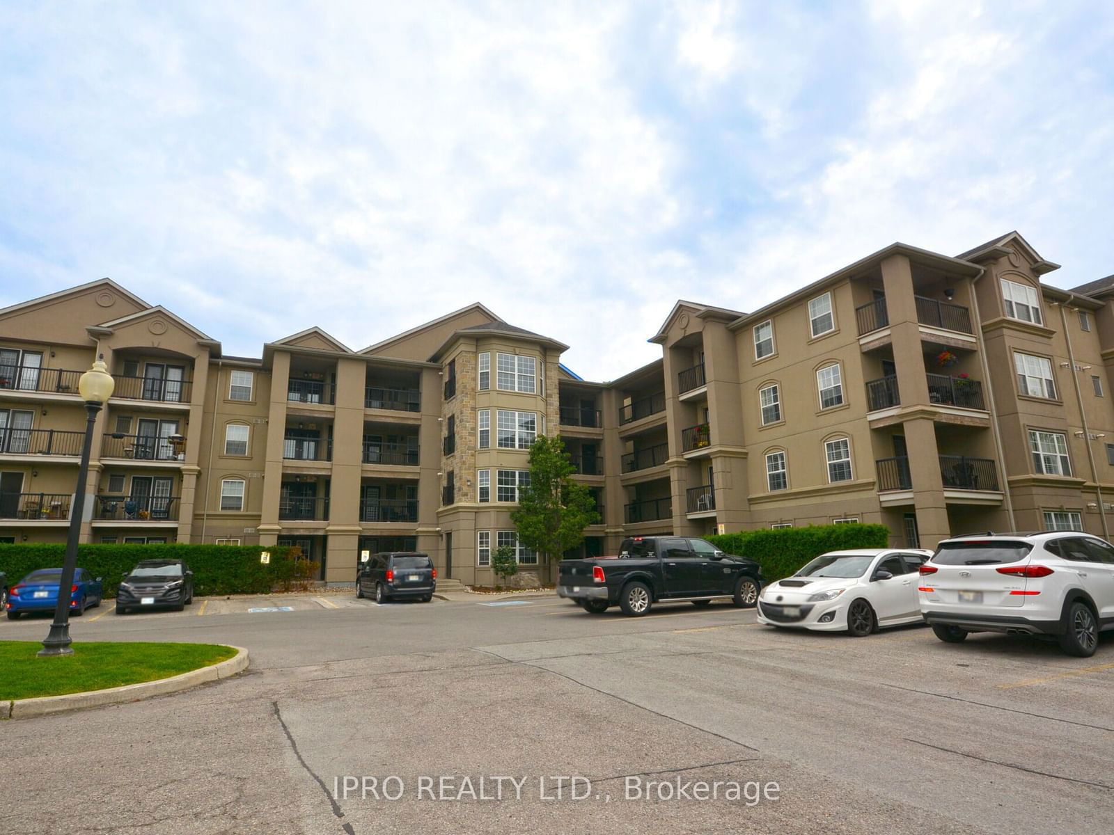 1491 Maple Ave W, unit 308 for sale - image #2