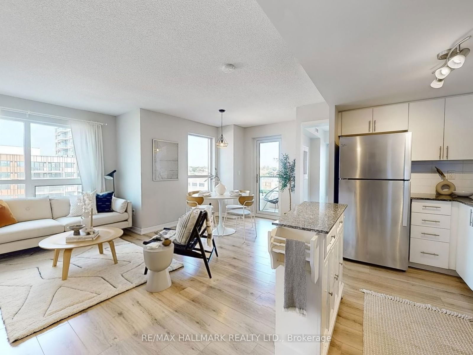 1410 Dupont St, unit 801 for sale - image #3