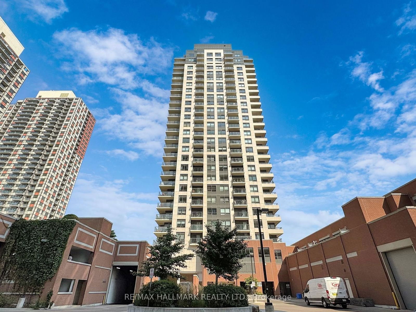 1410 Dupont St, unit 801 for sale