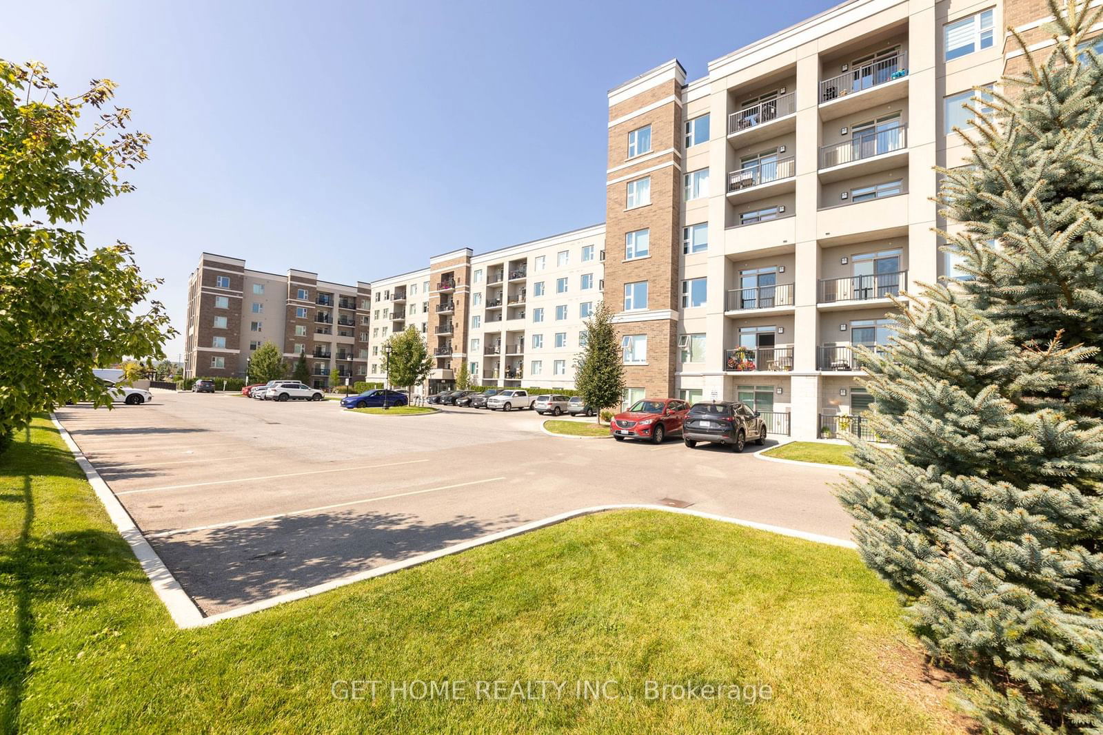 610 Farmstead Dr, unit 511 for sale - image #2