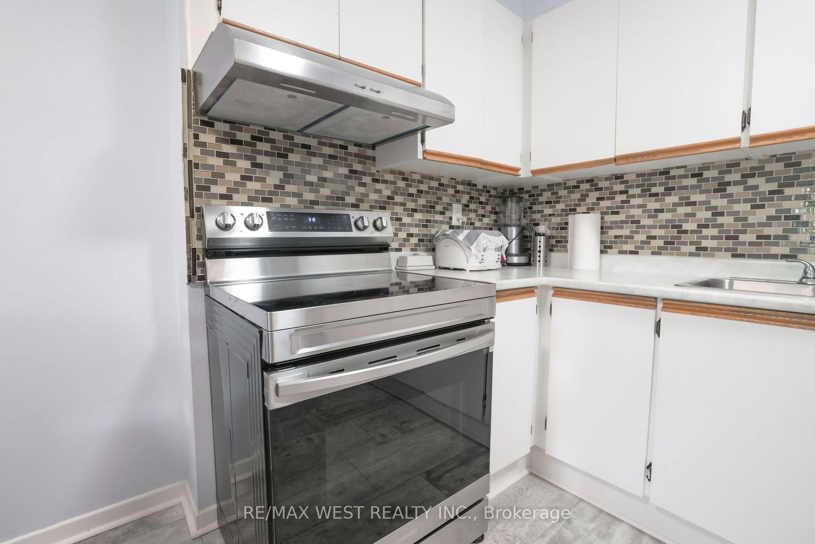 75 Emmett Ave, unit 212 for sale