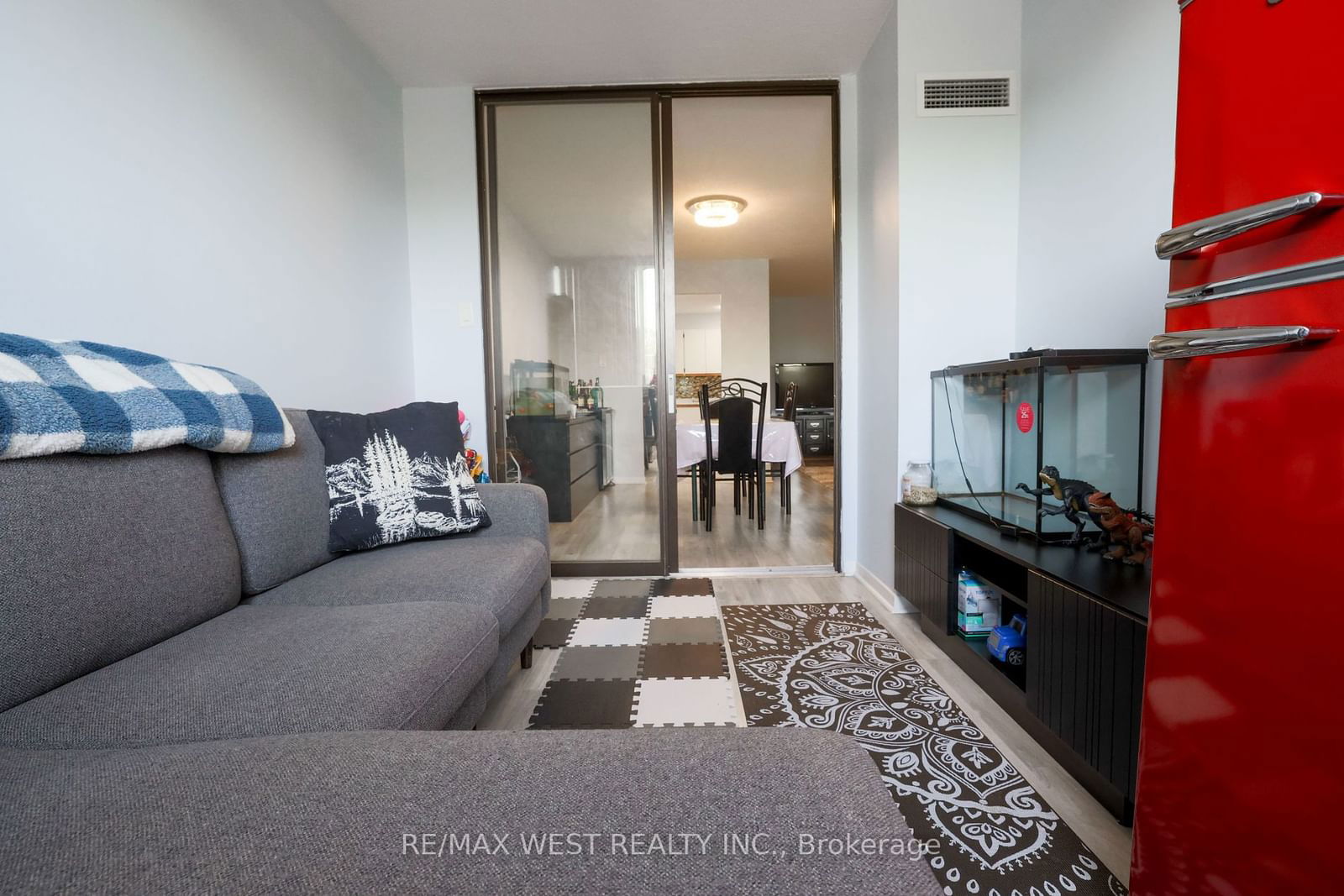 75 Emmett Ave, unit 212 for sale - image #20