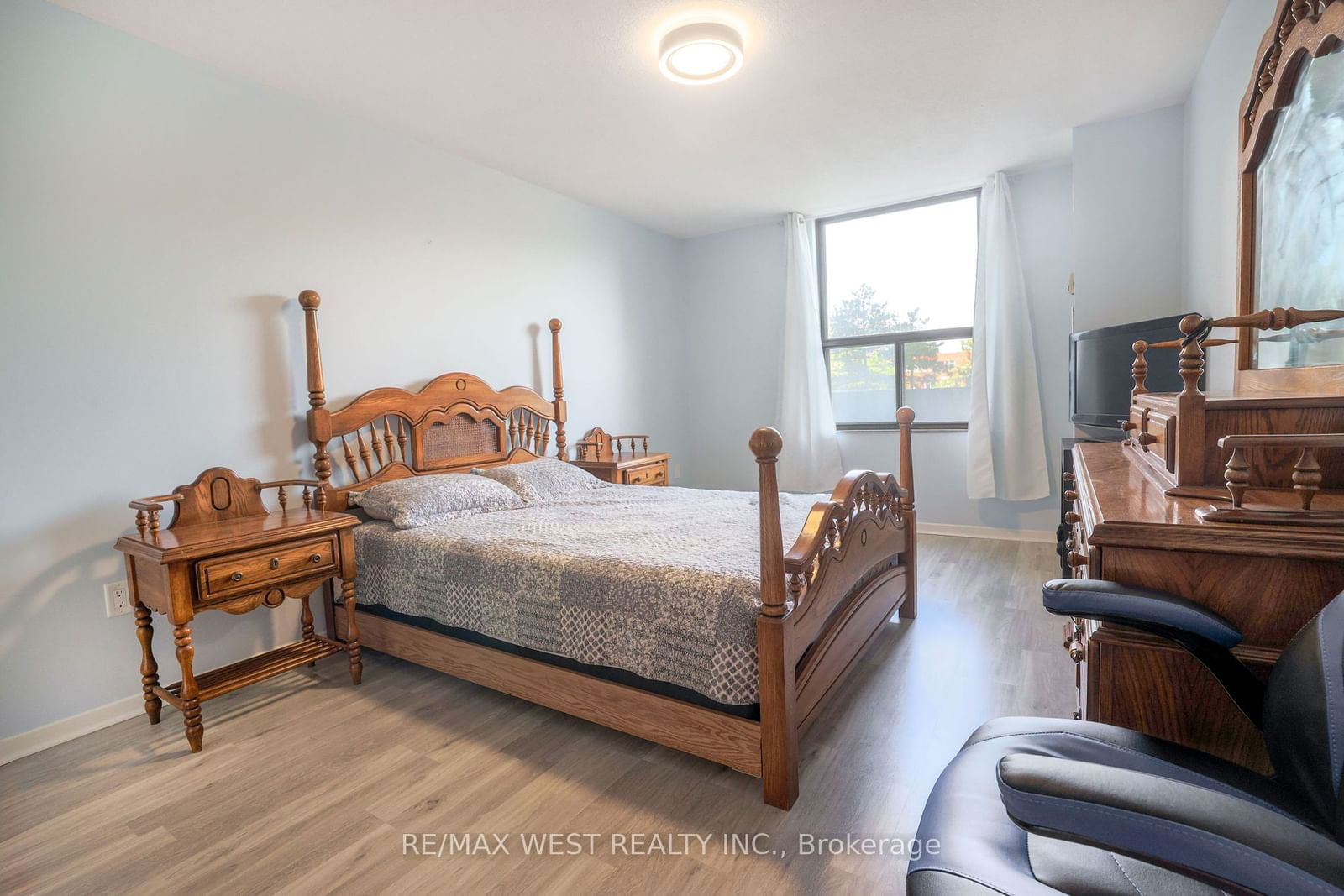 75 Emmett Ave, unit 212 for sale - image #25