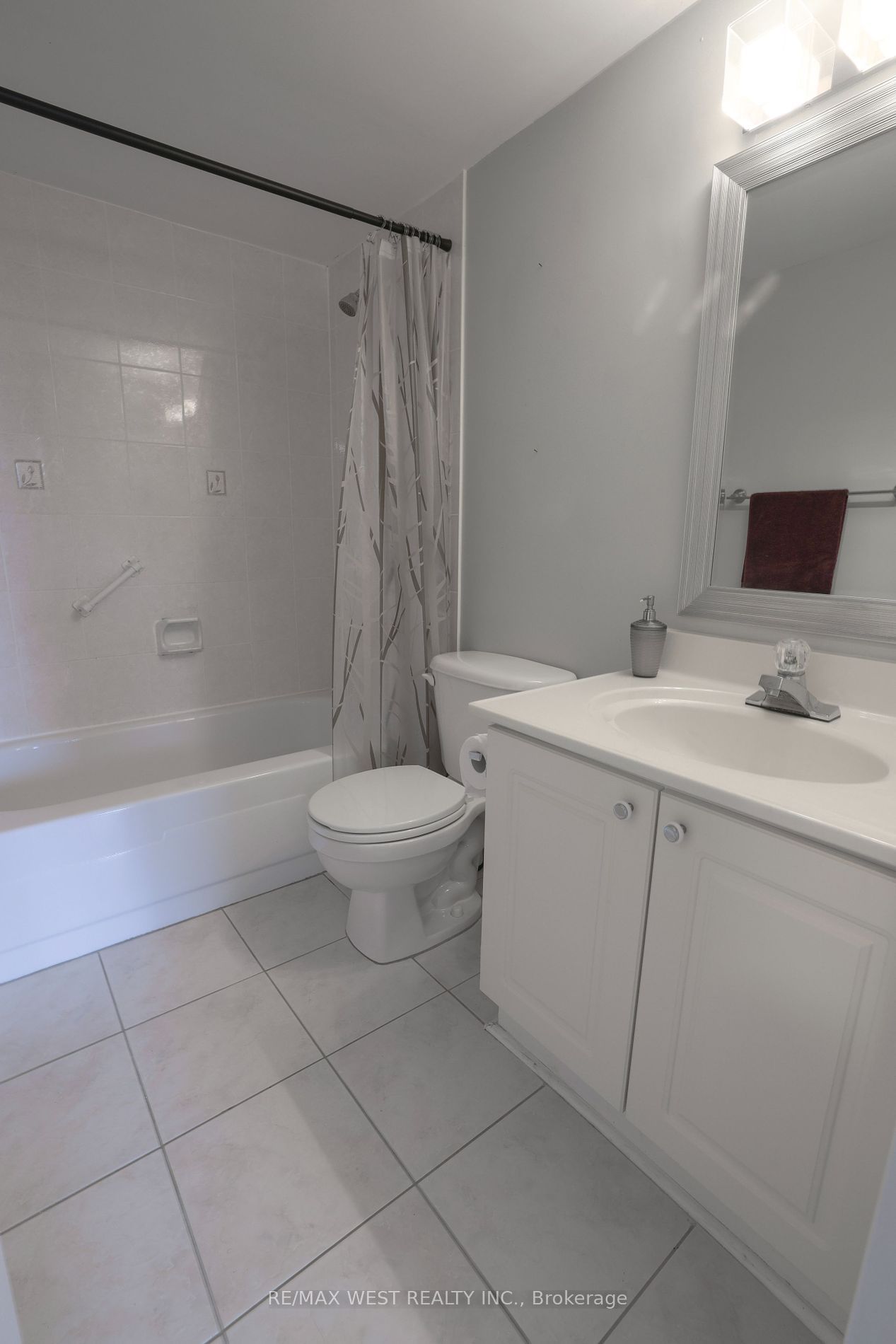 75 Emmett Ave, unit 212 for sale - image #31