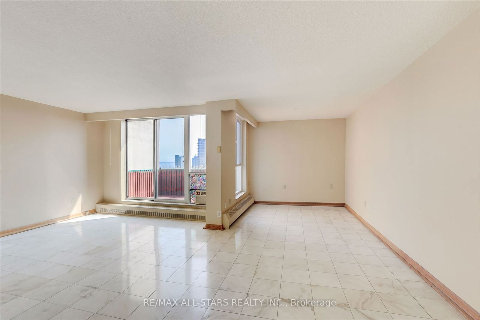 60 Southport St, unit 912 for sale - image #9