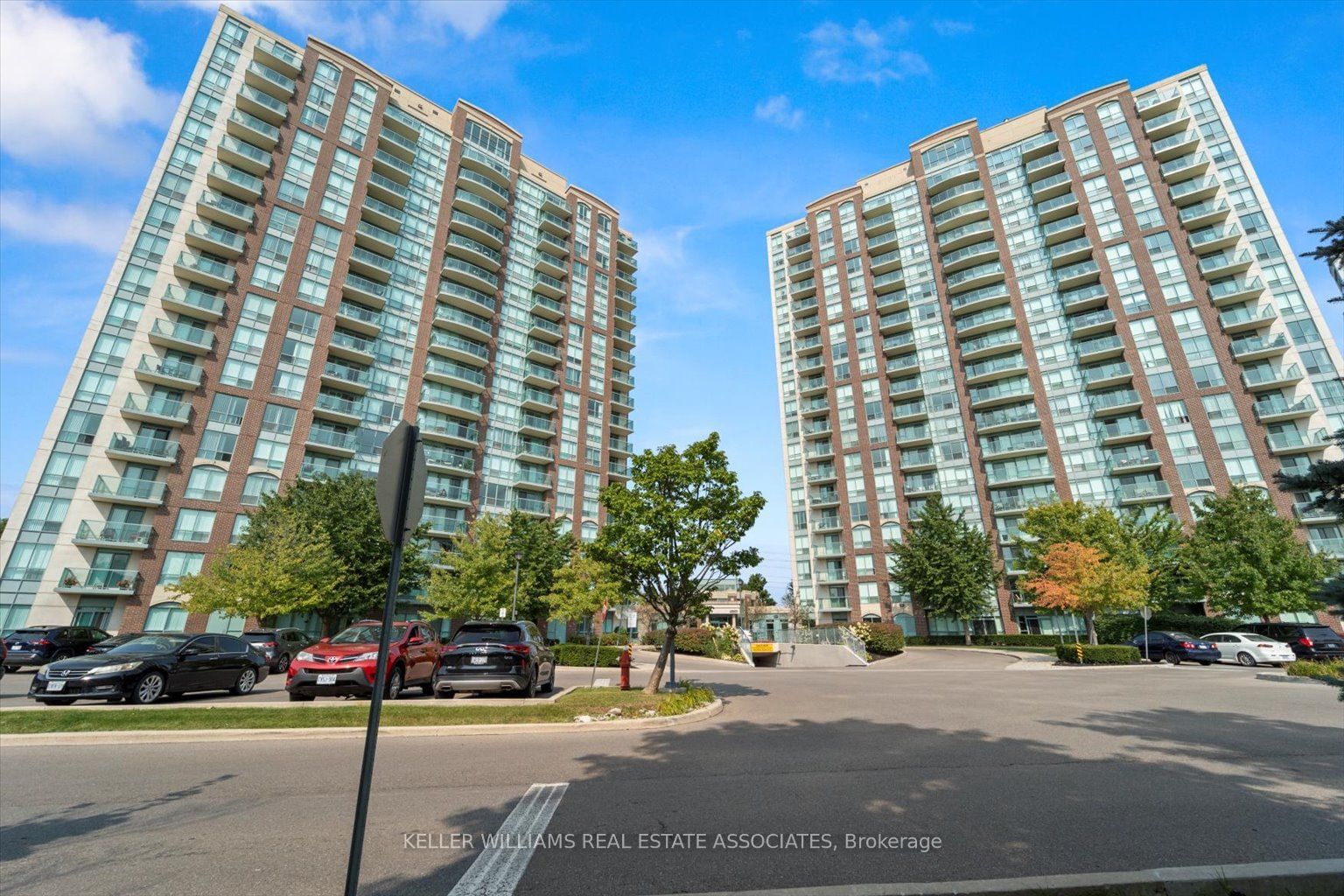 4879 Kimbermount Ave, unit 401 for sale