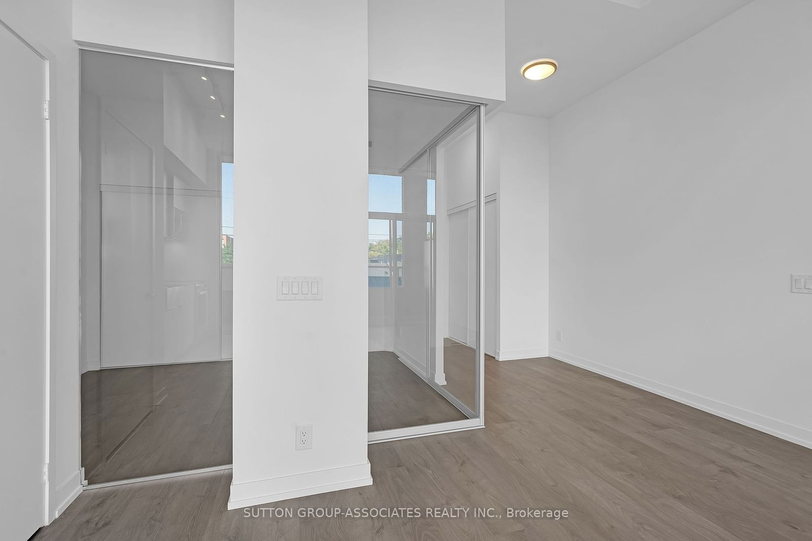 270 Dufferin St, unit 213 for sale - image #8