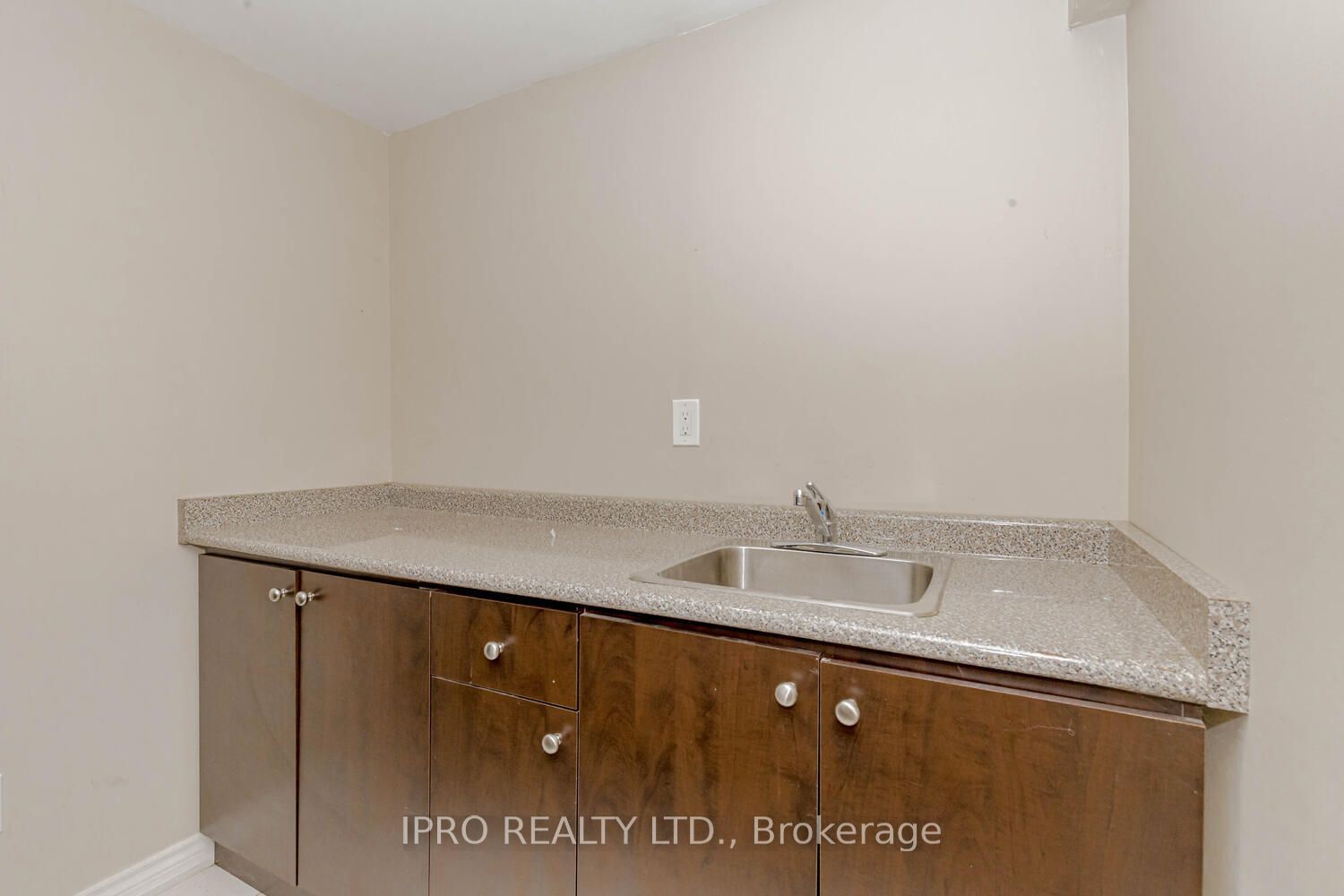 5910 Greensboro Dr, unit 92 for sale - image #33