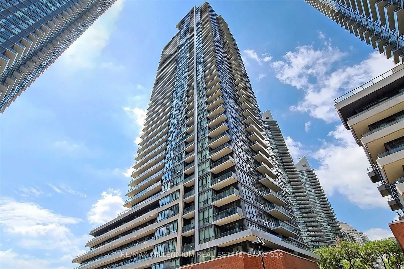 2212 Lakeshore Blvd W, unit 608 for rent - image #1