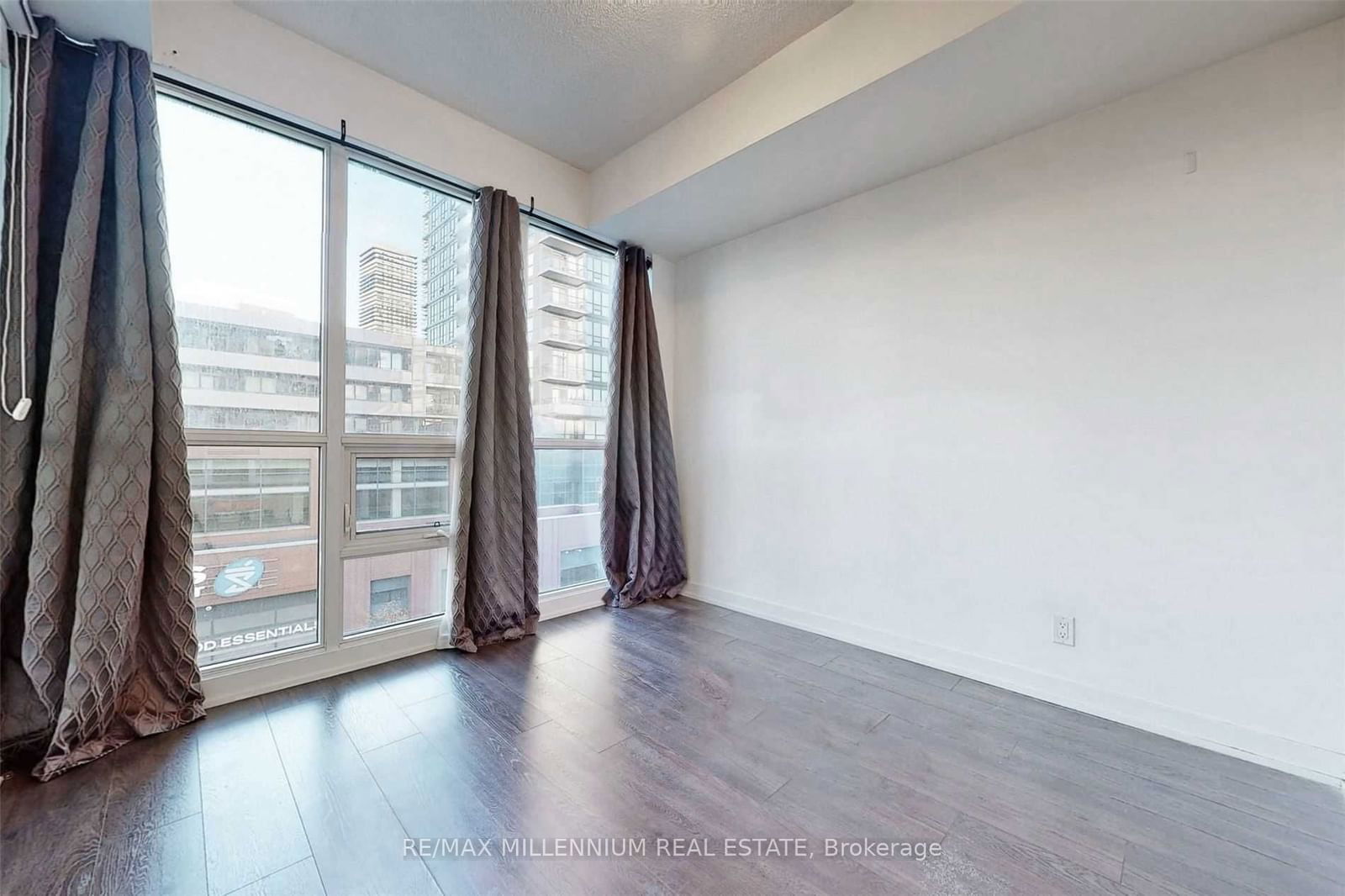 2212 Lakeshore Blvd W, unit 608 for rent