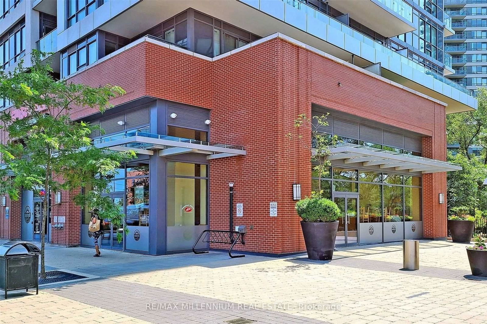 2212 Lakeshore Blvd W, unit 608 for rent - image #2