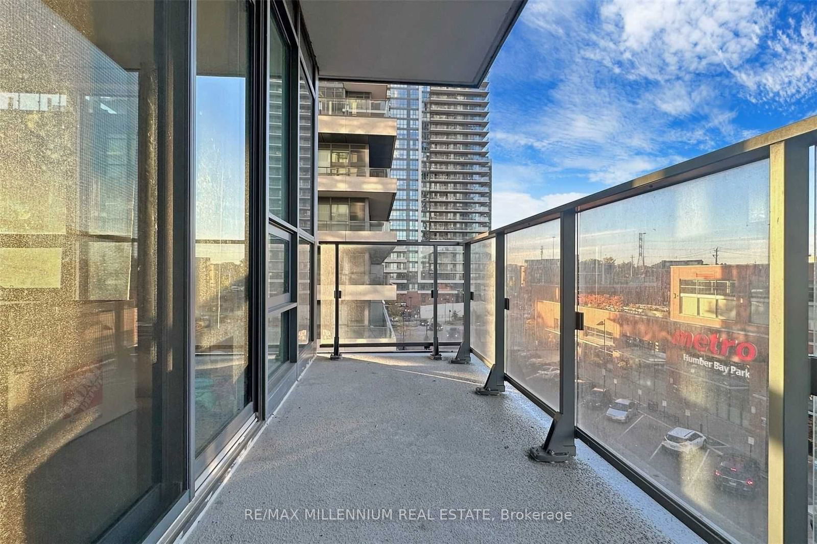 2212 Lakeshore Blvd W, unit 608 for rent