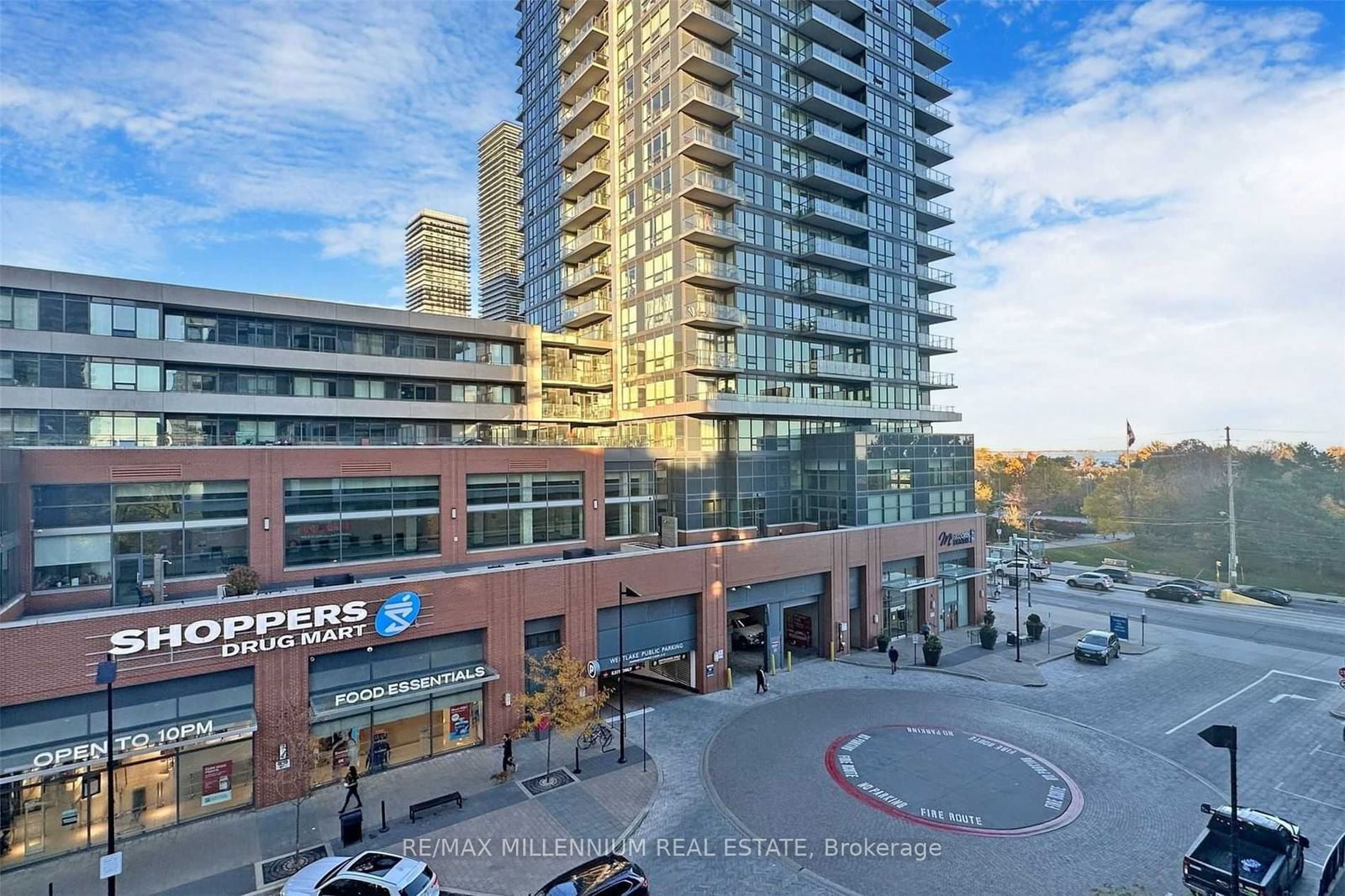 2212 Lakeshore Blvd W, unit 608 for rent