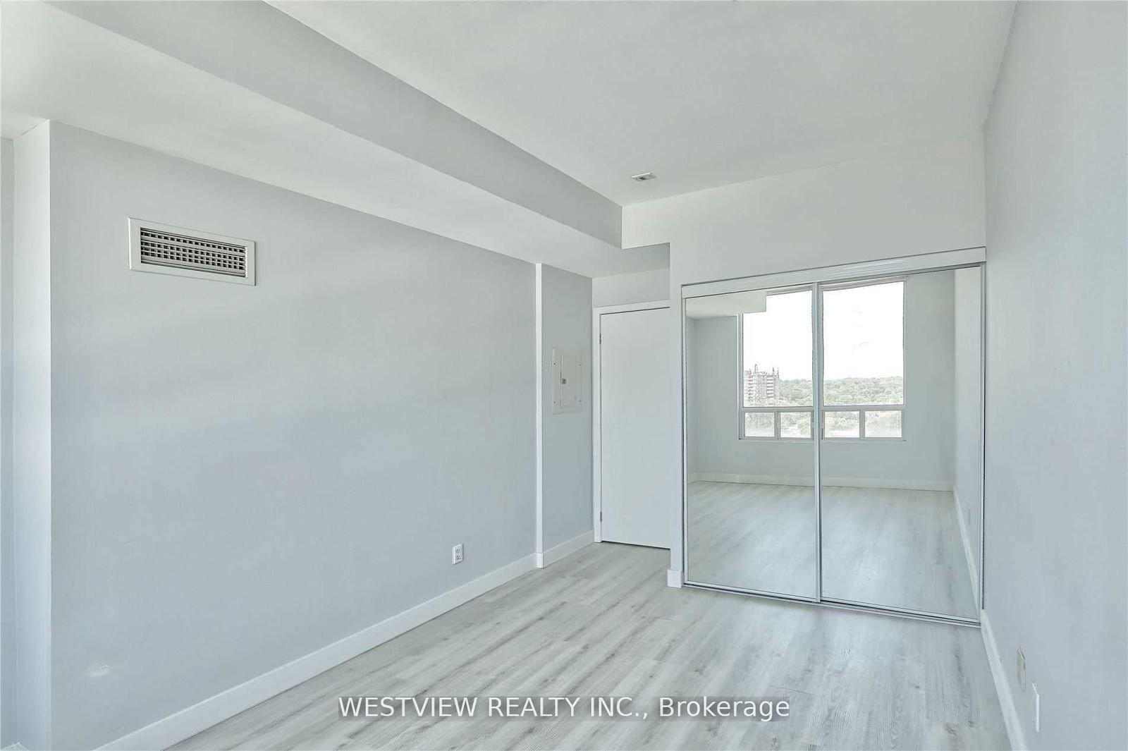 3391 Bloor St, unit 1005 for sale - image #13