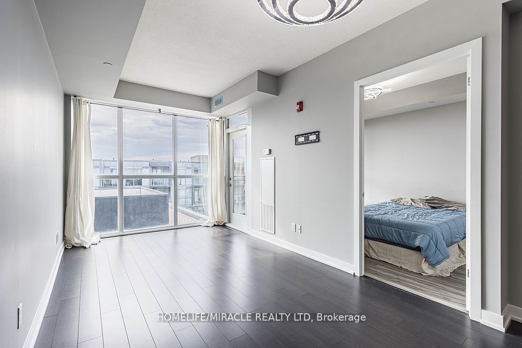 5240 Dundas St, unit B414 for sale - image #16