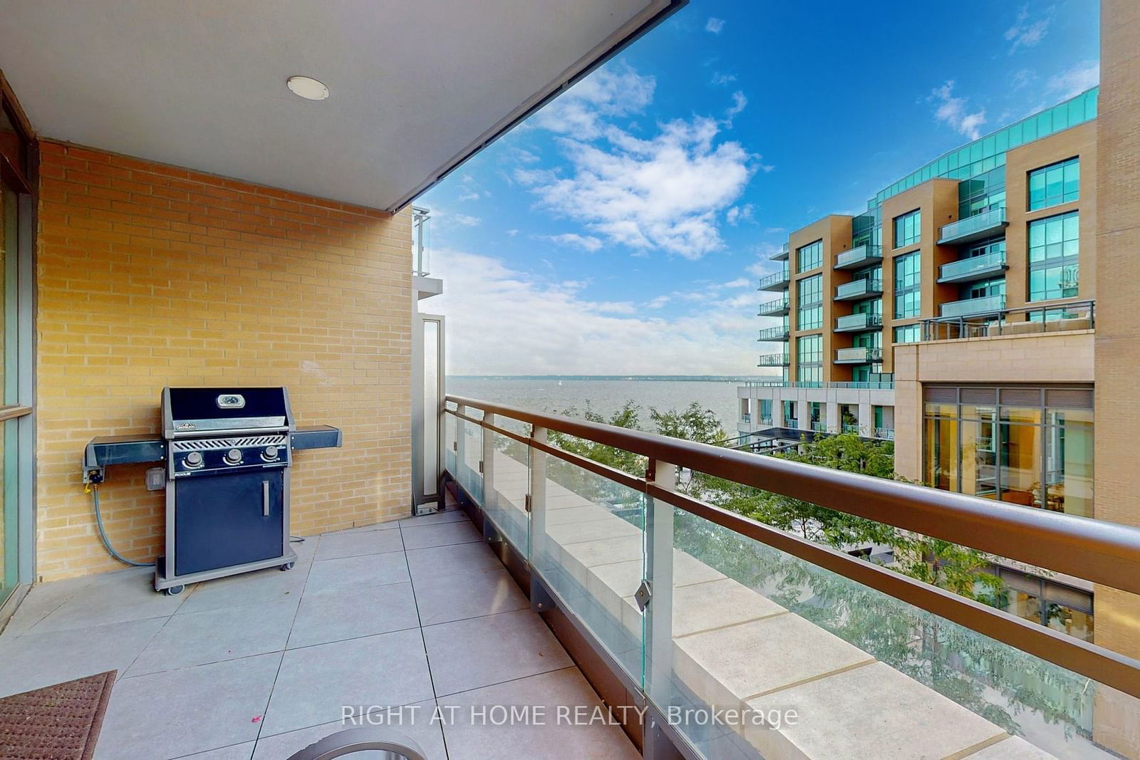 2060 Lakeshore Rd, unit 301 for sale - image #26