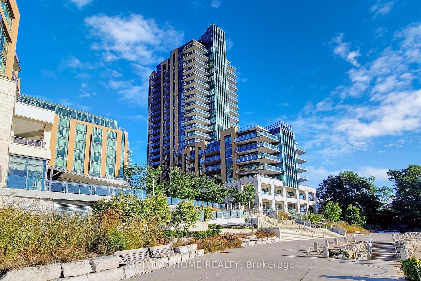 2060 Lakeshore Rd, unit 301 for sale - image #3