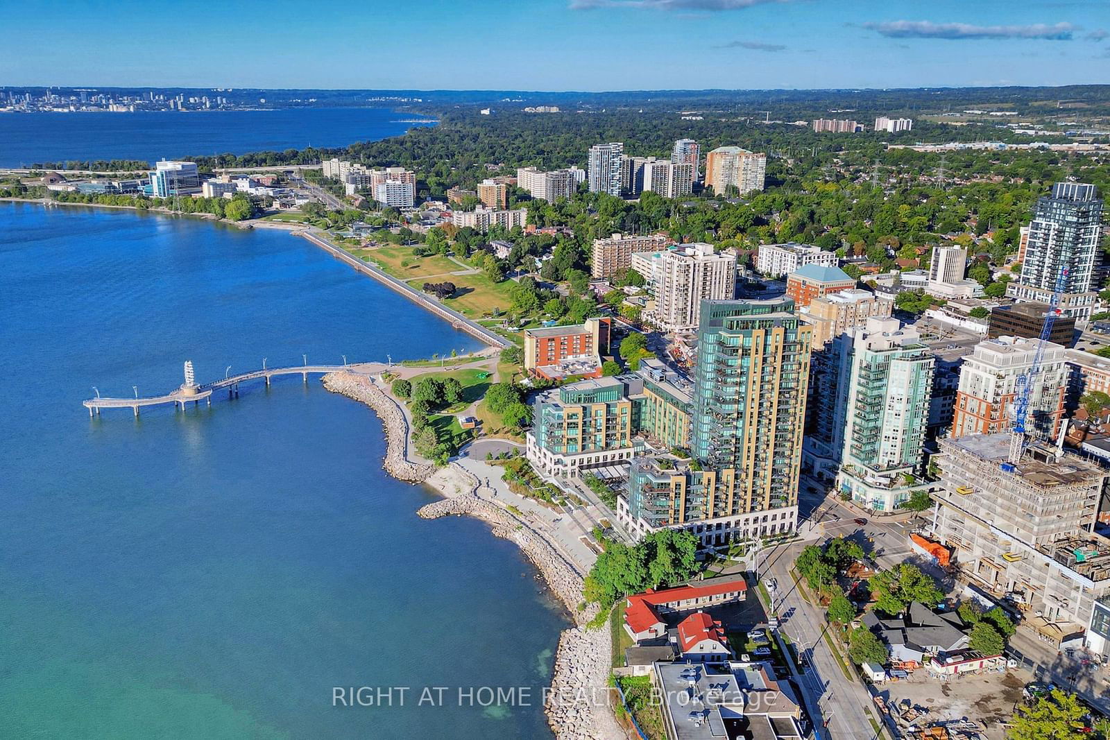 2060 Lakeshore Rd, unit 301 for sale