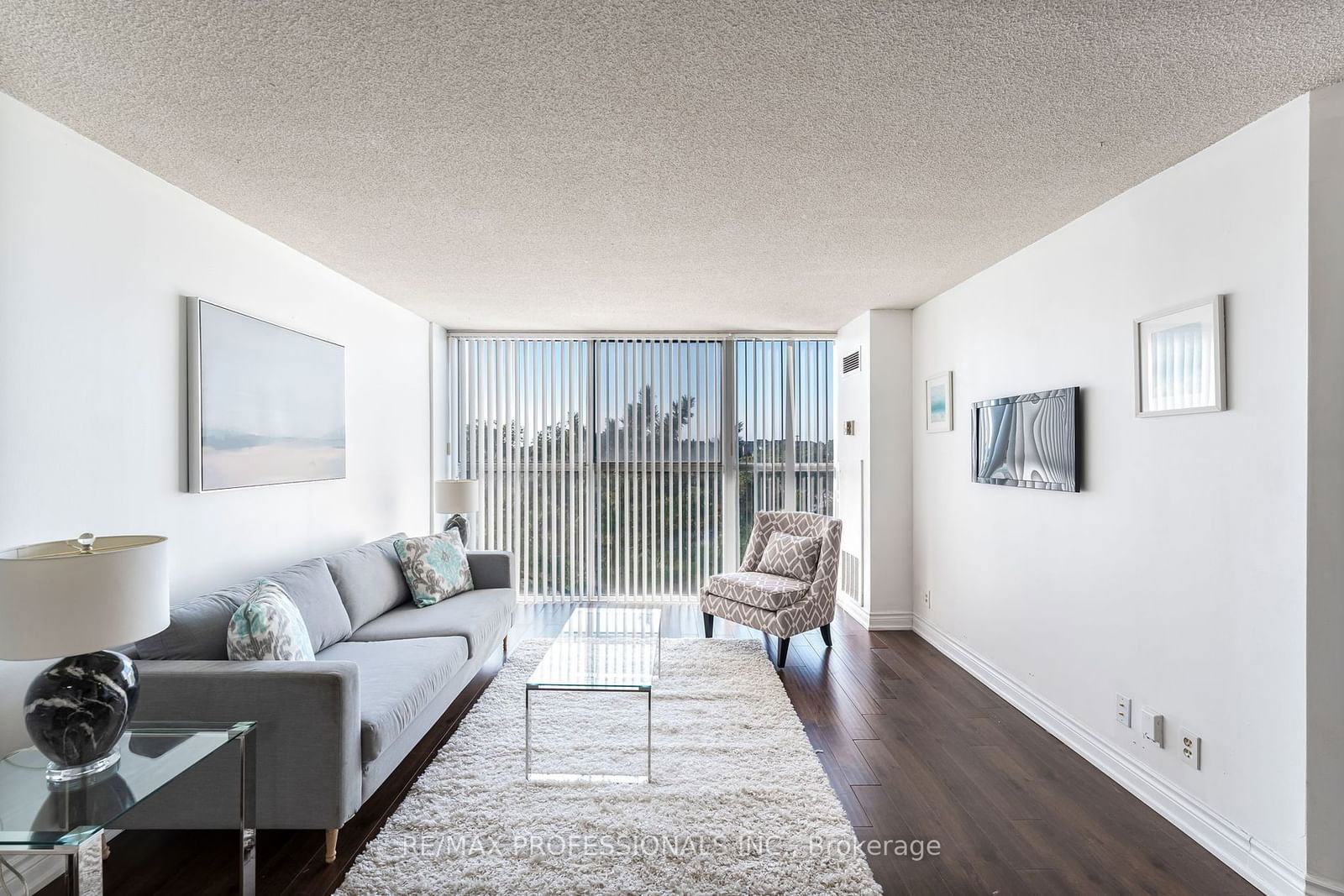 25 Trailwood Dr, unit 404 for sale - image #3