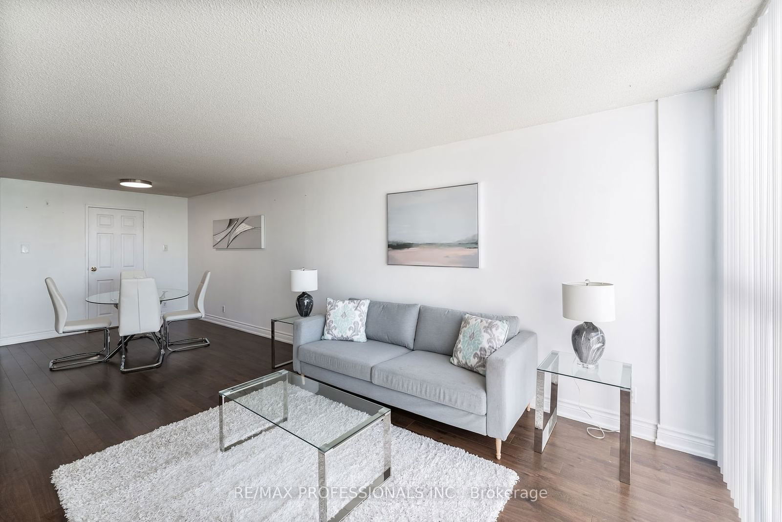 25 Trailwood Dr, unit 404 for sale - image #4