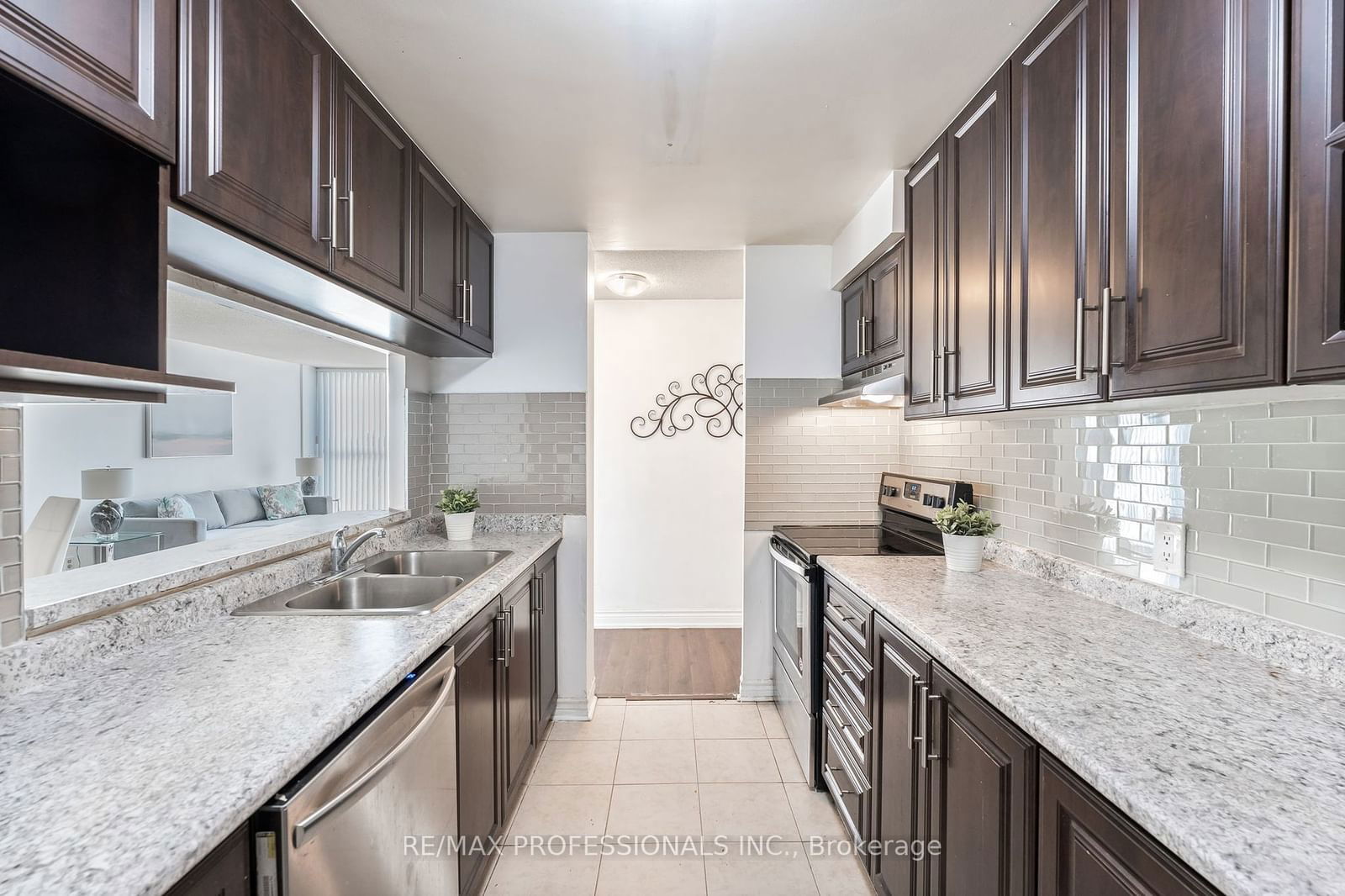 25 Trailwood Dr, unit 404 for sale - image #7