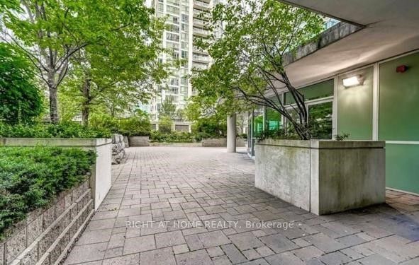 3939 Duke Of York Blvd, unit 2307 for rent - image #22