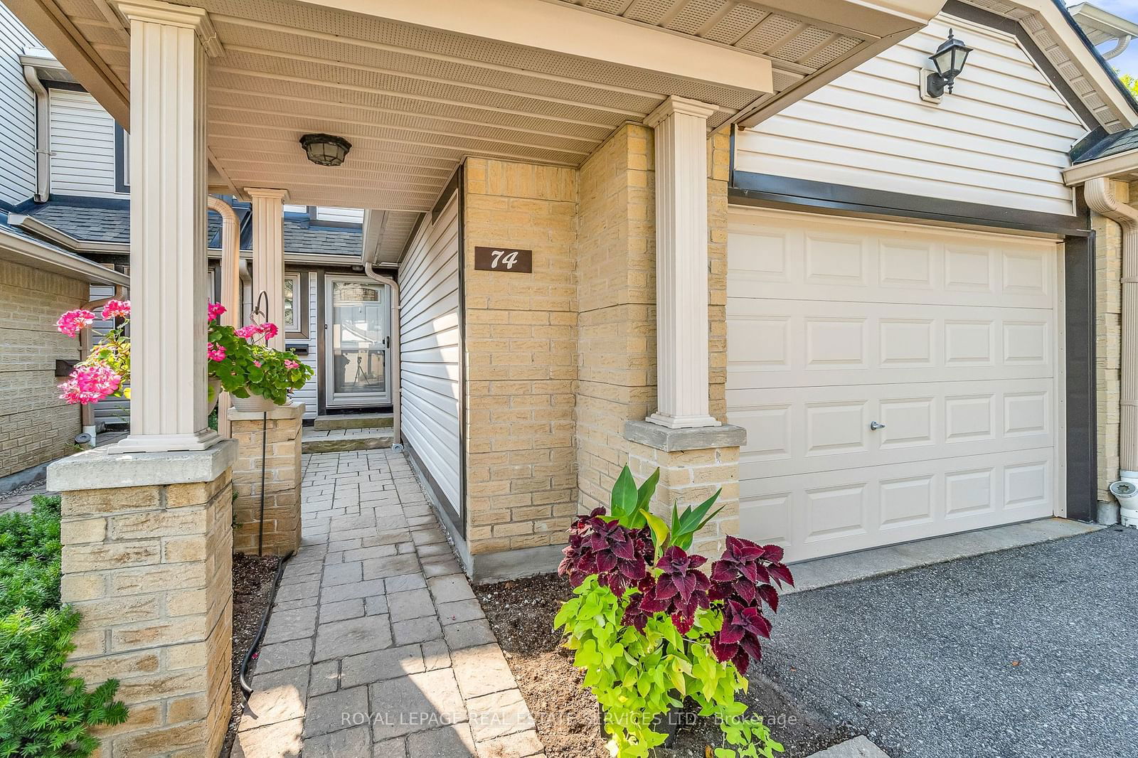 2275 Credit Valley Rd, unit 74 for sale - image #1